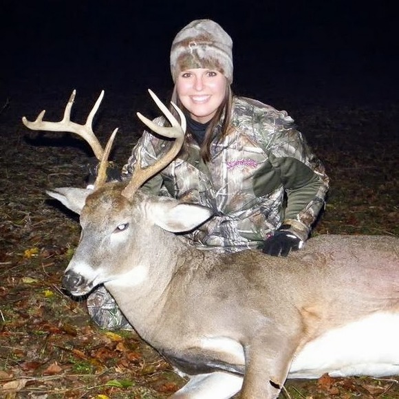 Meet your Posher, Julie - Picture 1 of 1